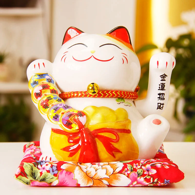 Maneki Neko con bol amarillo