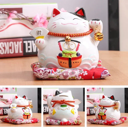Gato Japonés con Oreja Negra